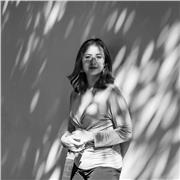 Profesora de canto con enfoque integral. Mejora la conciencia corporal, el sentido del ritmo, el oído y la creatividad